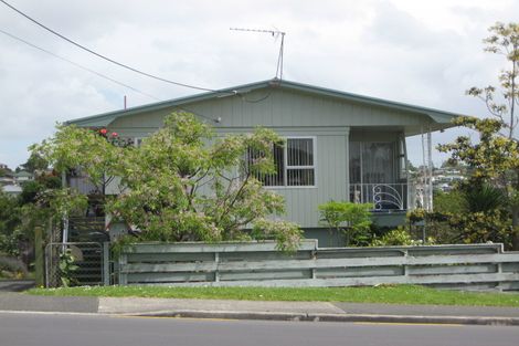 Photo of property in 836a Whangaparaoa Road, Manly, Whangaparaoa, 0930