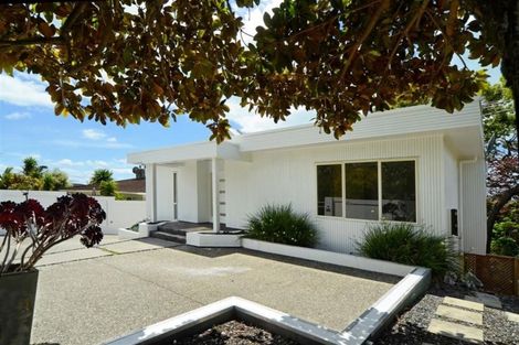 Photo of property in 27 Mcmillan Place, Mellons Bay, Auckland, 2014