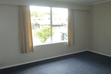 Photo of property in 33 Larchmont Grove, Totara Park, Upper Hutt, 5018