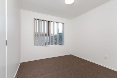 Photo of property in 70 Solar Road, Glen Eden, Auckland, 0602