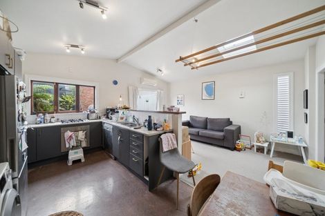 Photo of property in 14 Emmett Street, Newtown, Wellington, 6021