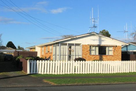 Photo of property in 1/2 Herbert Road, Queenwood, Hamilton, 3210