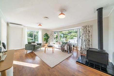 Photo of property in 18 Yarrow Place, Papakowhai, Porirua, 5024