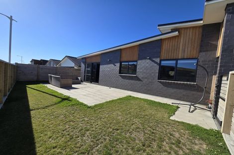 Photo of property in 41 Schooner Drive, Whitby, Porirua, 5024