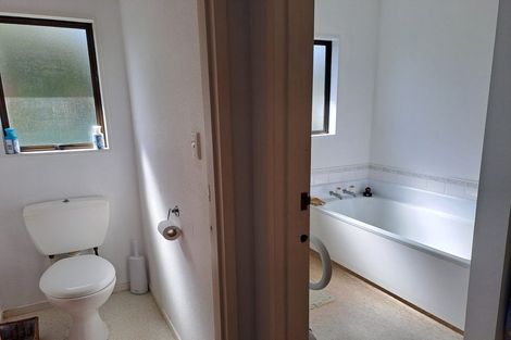 Photo of property in 1 Stella Drive, Clarks Beach, 2122