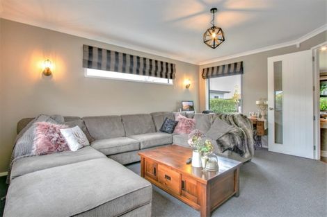 Photo of property in 7 Ohau Place, Poraiti, Napier, 4112