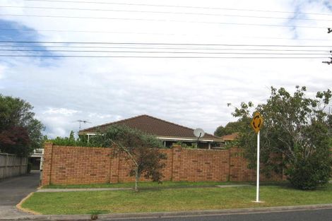 Photo of property in 2/13 Toroa Street, Torbay, Auckland, 0630