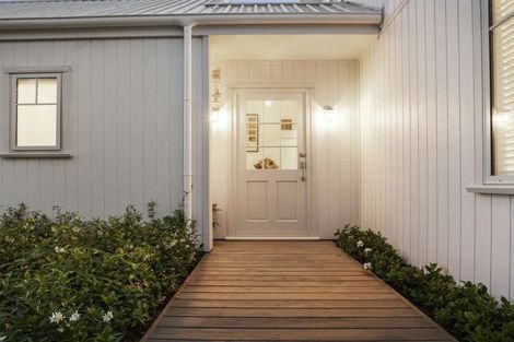 Photo of property in 55 Fernbrook Drive, Hurworth, New Plymouth, 4310