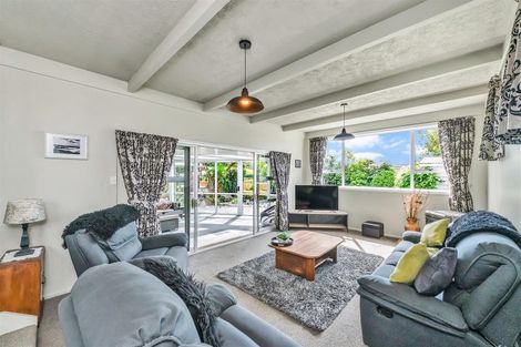 Photo of property in 140 Kendal Avenue, Burnside, Christchurch, 8053