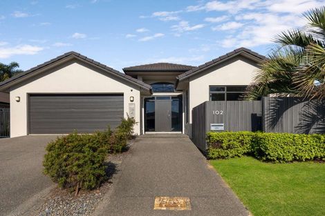 Photo of property in 102 Oriental Parade, Papamoa Beach, Papamoa, 3118
