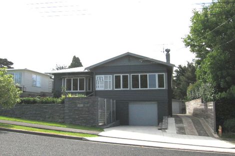 Photo of property in 28 Le Roy Terrace, Birkenhead, Auckland, 0626