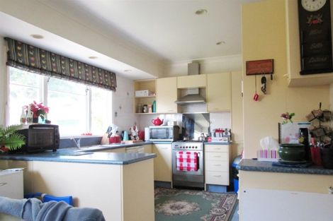 Photo of property in 6 Puriri Street, Hawera, 4610