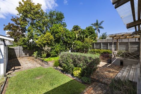 Photo of property in 29 Herne Bay Road, Herne Bay, Auckland, 1011