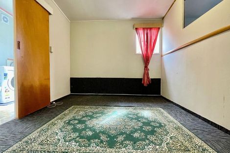 Photo of property in 1/17 Ashbourne Place, Glendene, Auckland, 0602