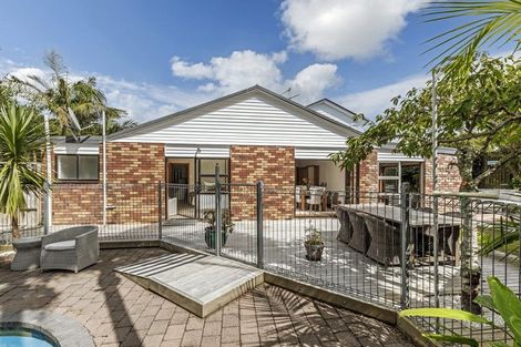 Photo of property in 557 Beach Road, Murrays Bay, Auckland, 0630