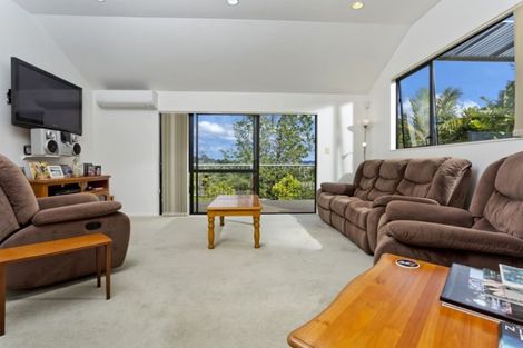 Photo of property in 61 Calypso Way, Unsworth Heights, Auckland, 0632