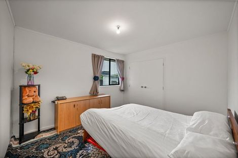 Photo of property in 29 Woodbank Drive, Glen Eden, Auckland, 0602