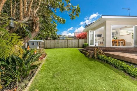 Photo of property in 52 Normanton Street, Glenfield, Auckland, 0629