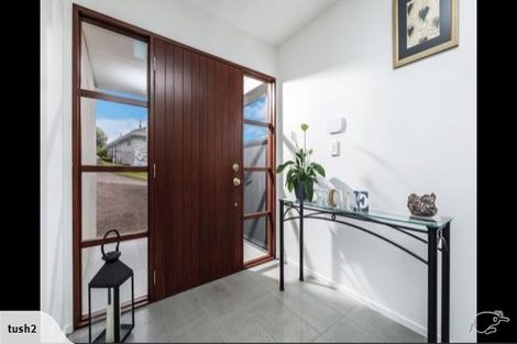 Photo of property in 10 Crestview Place, Browns Bay, Auckland, 0630