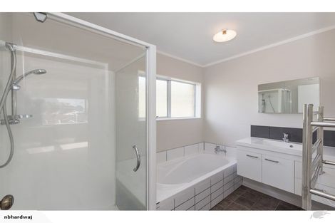 Photo of property in 1/5 Petrel Place, Massey, Auckland, 0614