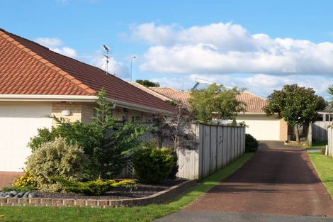Photo of property in 96 Bob Charles Drive, Golflands, Auckland, 2013