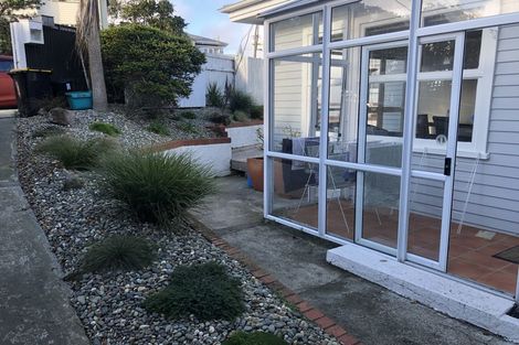 Photo of property in 18 Putnam Street, Northland, Wellington, 6012