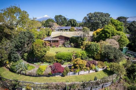 Photo of property in 2 Byron Place, Whalers Gate, New Plymouth, 4310