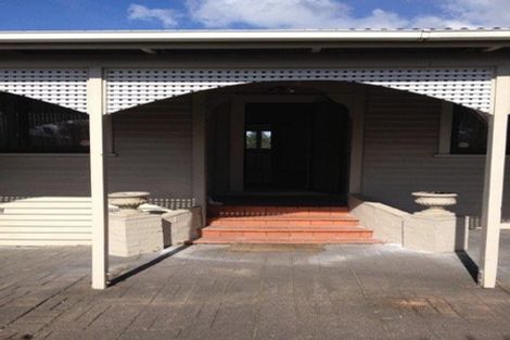 Photo of property in 1072 Great North Road, Point Chevalier, Auckland, 1022