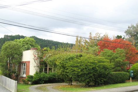 Photo of property in 13a Jocelyn Crescent, Pinehaven, Upper Hutt, 5019