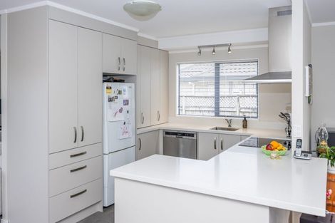 Photo of property in 9 Friesian Place, Grandview Heights, Hamilton, 3200