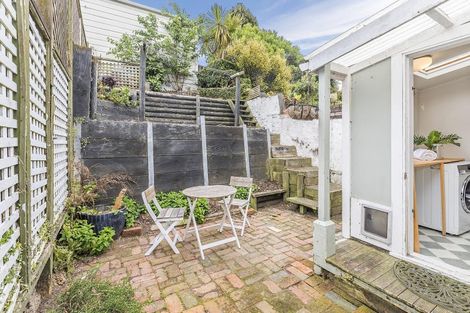 Photo of property in 26 Edinburgh Terrace, Berhampore, Wellington, 6023