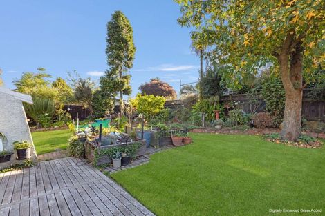 Photo of property in 19 Ashburn Lane, Awapuni, Palmerston North, 4412