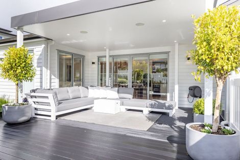 Photo of property in 32 Celestial Crescent, Orewa, 0931