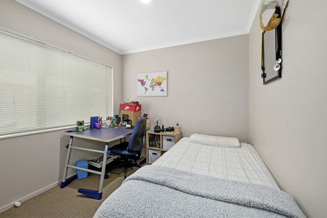 Photo of property in 9 Percy Kinsman Crescent, Riverstone Terraces, Upper Hutt, 5018
