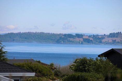 Photo of property in 79 Harvey Street, Waipahihi, Taupo, 3330