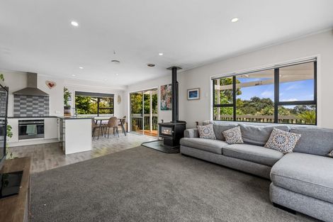 Photo of property in 1141 Scenic Drive North, Swanson, Auckland, 0816