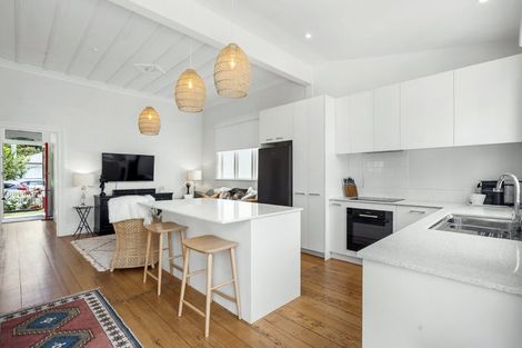 Photo of property in 26 Anne Street, Devonport, Auckland, 0624