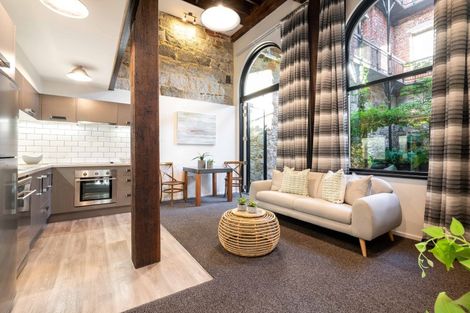 Photo of property in 3/5 Jetty Street, Dunedin Central, Dunedin, 9016