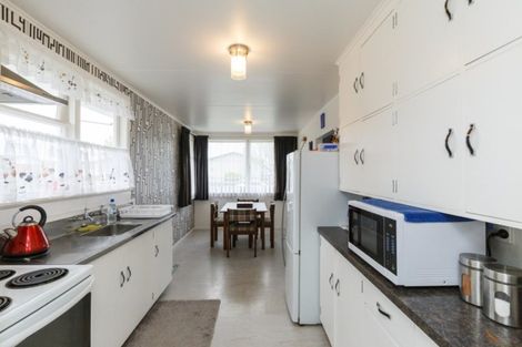 Photo of property in 19 Fergusson Street, Marton, 4710