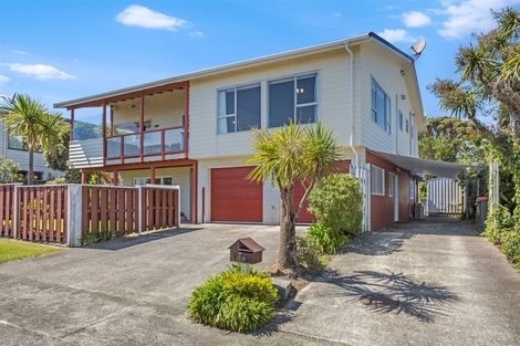 Photo of property in 4 Ettrick Grove, Papakowhai, Porirua, 5024