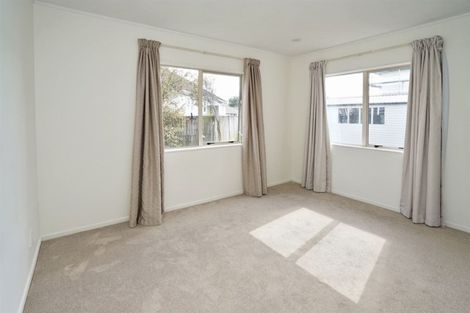 Photo of property in 5a Le Quesne Place, Fairfield, Hamilton, 3214