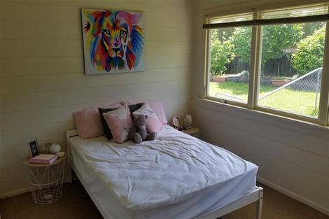 Photo of property in 41 Hobsonville Road, West Harbour, Auckland, 0618