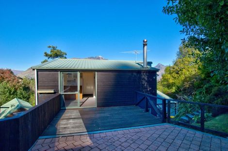 Photo of property in 19 Wye Place, Fernhill, Queenstown, 9300