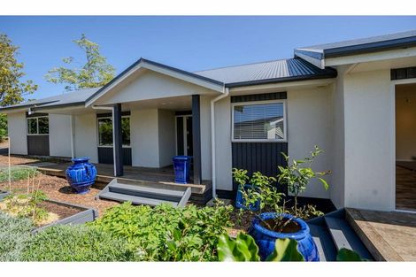 Photo of property in 2 Appletree Lane, Kerikeri, 0230