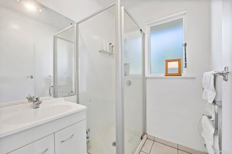 Photo of property in 2/2 Paul Place, Pakuranga, Auckland, 2010