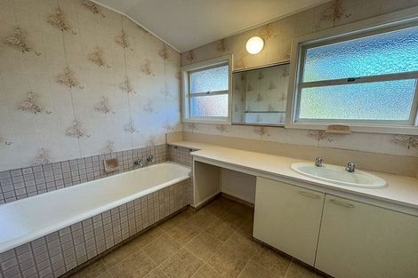 Photo of property in 11 Tuirau Place, Ilam, Christchurch, 8041