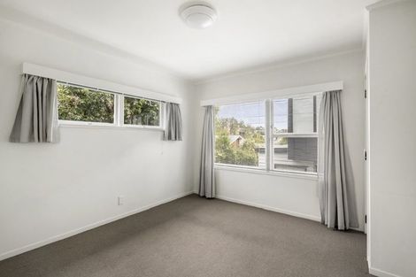 Photo of property in 5 Nea Place, Hillcrest, Auckland, 0627