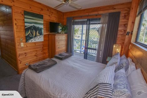 Photo of property in 33 Cable Bay Block Road, Cable Bay, 0420