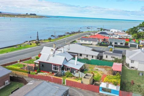 Photo of property in 236 Marine Parade, Bluff, 9814