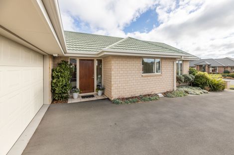 Photo of property in 10 Harrys Way, Redwood, Christchurch, 8051